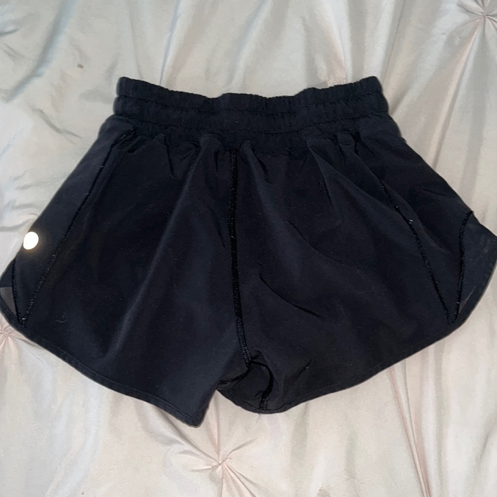 lululemon LR 2.5 inch hotty hot shorts